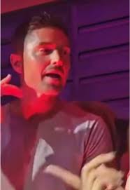 Eric Winter Official