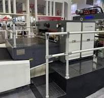 1100X1450mm Máquina de recubrimiento de barniz UV de alta ...