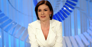 La berlinguer ponga fine al dibattito ipocrita sul suo licenziamento. Bianca Berlinguer E Rifatta La Foto Del Prima E Dopo Della Giornalista