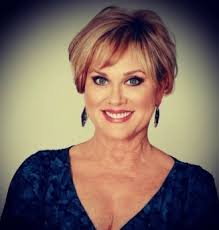 ANDREA EVANS talks ROCKING THE COUCH