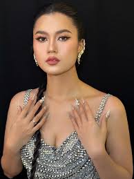 Hôm nay Dạ đi đâu thế? 🩶 Makeup: Khoa Lê Hair: Nguyễn Thái Dress: BRIAN VO  Nailbox: HONEY NAILS