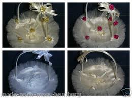 Maybe you would like to learn more about one of these? Ringkissen Z Brautkleid Hochzeitskleid Blumenmadchen Korb F Eheringe Weiss Creme Ebay