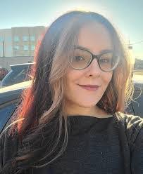 Ellie Cabrera's Instagram, Twitter & Facebook