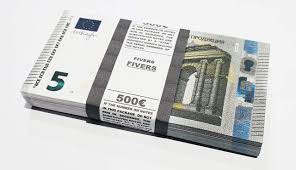 To others real fake money is a dream to us it is a lifestyle. Prop 5 Euro Realistic Fake Euros Banknotes Money Counting Fake Money Pretend 100pcs Buy Online In Andorra At Andorra Desertcart Com Productid 119406819