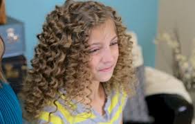 Separate the hair into ¼ to 1 sections. Get Merida S Fiery And Curly Red Hair Disney Princess Hairstyles Cute Girls Hairstyles