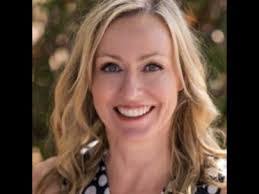 Robyn Maniscalco's Instagram, Twitter & Facebook