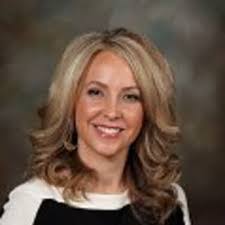 Kelly Munson's Instagram, Twitter & Facebook