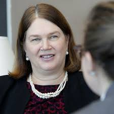 Federal government must spur change with a new health accord, not just cut  cheques