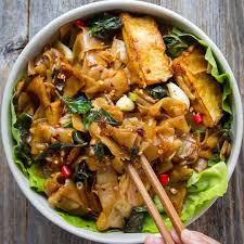 Plant Based Alternatives On Instagram Pad Kee Mao Drunken Noodles By Woon Heng What Is Your Favor In 2020 Asian Recipes Drunken Noodles Vegetarian Recipes