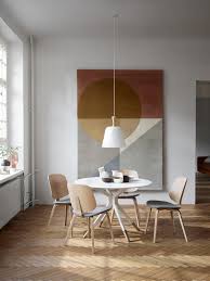 Aarhus Stuhle Mit Billund Tisch Und Handle Me Lampe Boconcept Furniture Diningroom Interiordesign Runder Esstisch Esstisch Design Speisezimmereinrichtung