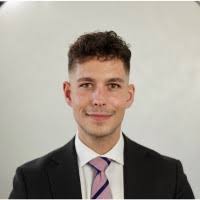 80+ perfiles de «Kratzer»