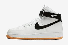 Kaufe jetzt die heißesten sneaker, accessoires und bekleidung bei foot locker. Gum Soles Make A Classic Nike Air Force 1 High Sneaker Freaker