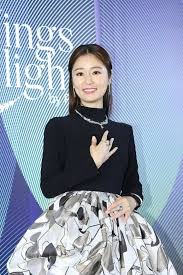 Vẫn biết lâm tâm như và hoắc kiến hoa rất giàu song dân tình vẫn phải bất ngờ vì thái độ của mỹ nhân năm nay lên 4 tuổi, con gái nhà lâm tâm như và hoắc kiến hoa đã sở hữu chiều cao nổi bật. Lam Tam NhÆ° Ngáº¡i Ngung Khi Ä'ong Cáº£nh Than Máº­t TrÆ°á»›c Máº·t Hoáº¯c Kiáº¿n Hoa
