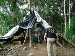 Resultado de imagem para fotos de trabalhos escravo no brasil 2000