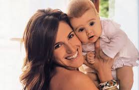 Aunque soledad pastorutti (39) goza de una gran carrera como cantante, eligió continuar viviendo en arequito, el pueblo donde nació y que fue su cuna artística. Nacio Regina Audoglio La Segunda Hija De La Cantante Soledad Pastorutti