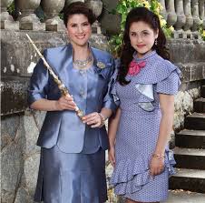 Here is a look at the cast of the pioneer film trilogy then and now. Pin By Laydeane Santiago On Cosas De Disney Fairy Godmother Wand Fairy Godmother Disney Descendants