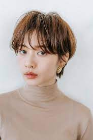 ショート ショートボブ 髪の量が多い人におすすめヘアスタイル 髪型 lala magazine ララマガジン ショートのヘアスタイル ヘアスタイル 髪型