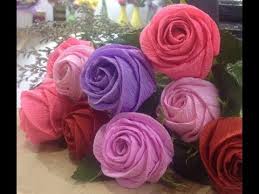 Hola, hoy te enseño como hacer rosas hechas con papel de china o papel crepe, son muy faciles de hacer & las puedes utilizar. Como Hacer Rosas Con Una Tira De Papel Super Facil Como Hacer Rosa Muy Facil Manualidades Youtube