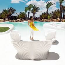 Furniture Biophilia Design Pushing The Boundaries Between Structure And Form Biophilia Furniture Dogadaki Etkinlikler Dis Mekan Mobilyalari Mobilya Tasarimi