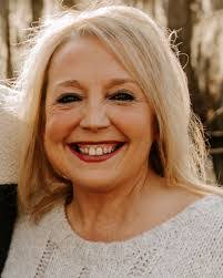 Teresa Ross's Instagram, Twitter & Facebook