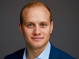 How to Use Your Résumé to Get Into Business School