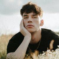 Bailey Burton (@balieyburton)