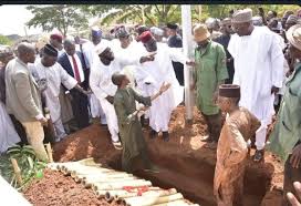 Blueprint - El-Rufai's mother laid to rest in Abuja Abuja was filled with prominent political figures on Sunday as Hajiya Umma El-Rufai, mother of former Kaduna.. Full story in the comment... |