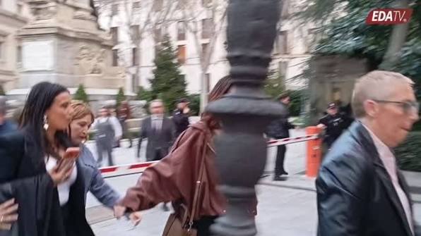 Sarah Santaolalla denuncia desde el hospital que ha sufrido una agresión  fascista 🎥 @edatvnews