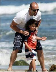 Jason statham (/ ˈ s t eɪ θ əm / ; Fourth Of July Fun Statham Fan