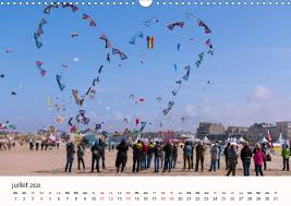 The colorful event takes place for more than two decades. Bouilland S Cerfs Volants De Berck Sur Mer Calendrier Mur Cote D Opale Calvendo Amusement Bouilland Stephane Amazon De Bucher