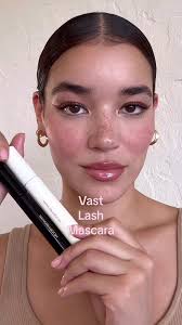 Vast Lash Vs Future Lash Victoria Beckham