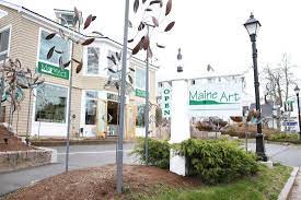 The population was 3,474 people at the 2010 census. It Is Hard To Miss Maine Art Paintings And Sculpture As You Drive Into Kennebunkport Picture Of Maine Art Hill Kennebunk Tripadvisor