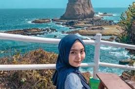 Nama papuma sendiri sebenarnya adalah sebuah singkatan dari pasir putih malikan. Need Vitamin Sea Liburan Ke Pantai Papuma Di Jember Ini Bisa Jadi Solusi Guideku Com