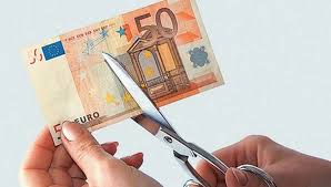 Ελάχιστη θα είναι τελικά η πολυαναμενόμενη αύξηση του κατώτατου μισθού, σύμφωνα με τα όσα έχουν δει το φως της δημοσιότητας σχετικά με την εισήγηση που θα κάνει στο υπουργικό συμβούλιο. Freno Seb Kai Stoyrnara Sthn Ay3hsh Toy Katwtatoy Mis8oy Sofokleousin