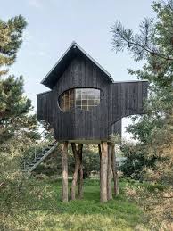 Ein Stein Tea House Maison De The Inspiree Du Bouddhisme Zen Par Terunobu Fujimori Journal Du Design En 2020 Maison De The Bouddhisme Zen Salon De The