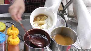 Street food in hk ain't bad. Hong Kong Street Food The Rice Noodles Of Sham Shui Po Youtube