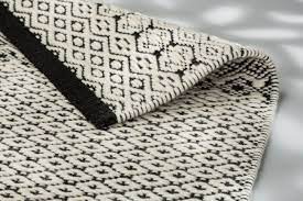 Ein weiß schwarzer kinderteppich ist neutral und passt in jeden raum. Teppich Astra Morrelino 6431 201 044 Raute Schwarz Weiss