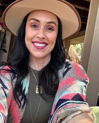 Corina Rose's Instagram, Twitter & Facebook