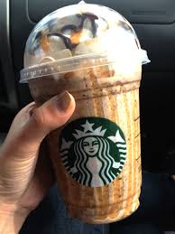 Black And White Mocha Frap Starbucks Snickers Frap On The Hidden Menu If Your Local Starbucks Doesn T Know How To Make It Ask For Java Chip Fra In 2020 Frappuccino Toffee Nut Yummy Drinks