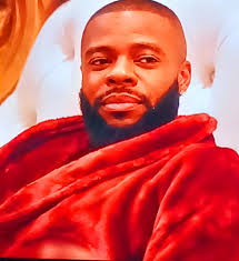 Oh Indy 🙈 He looks like a chicken wing with a head 😅 Such a weird photo! 