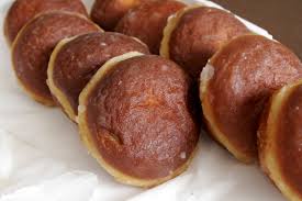 The exact date of fat thursday changes every year because it depends on the christian calendar and is linked to lent and easter. Paczki Wikipedia