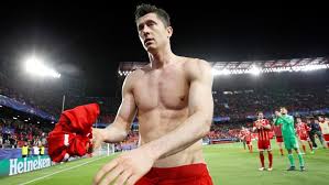 Robert lewandowski is a polish footballer who plays for german club borussia dortmund as a striker. Traum Von Real Madrid Was Wird Aus Robert Lewandowski Fc Bayern Munchen Sport Bild