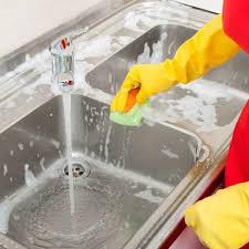 how to clean kitchen sink the right way