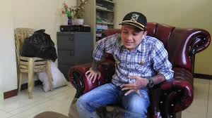 Seluruh panitia pemilihan kepala daerah tingkat desa. Kisah Viral Hoho Alkaf Kepala Desa Bertato Yang Aspal Jalan Penghubung Desa Pakai Uang Pribadi Tribun Jateng