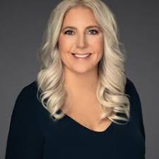 Becky Mays's Instagram, Twitter & Facebook