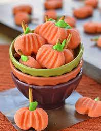 35 Frightfully Easy No Bake Halloween Treat Recipes Halloween Food Treats Halloween Treats Easy Easy Pumpkin