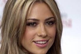 Lei non vuole certo far sapere che è lì! Intervista A Martina Stella Ginevra Compia Un Anno Martina Stella Personaggi Spytwins Com