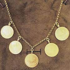 besi bir yerde veya besli altin ziynet altin grubunda yer alir genelde gelinlere takilir yatirim amacli bir tek bu sekilde kullanilir altin kolye altin taki