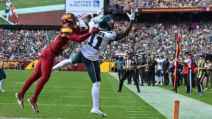 Highlight: A.J. Brown with the TD CATCH OF THE YEAR!