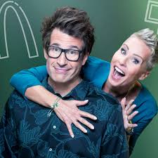 See more of daniel hartwich news on facebook. Ich Bin Ein Star So Viel Geld Verdient Rtl Am Dschungelcamp Promi Tv